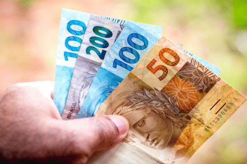 Solicite seu empréstimo de até R$ 4.500 na Juvo Crédito em 4 etapas fáceis