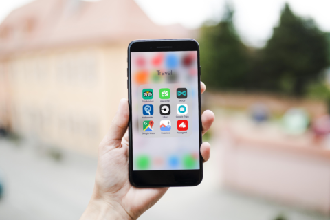 Como não depender 100% do celular durante a viagem?