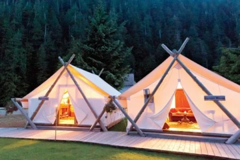 Camping e glamping: para quem cada experiência realmente funciona