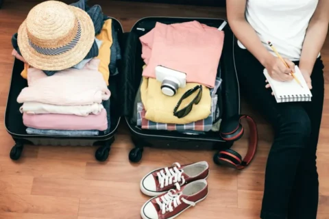 Vale a pena viajar só com bagagem de mão? Quando compensa e quando atrapalha